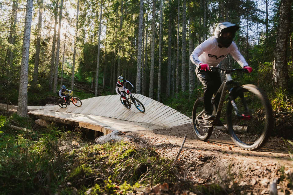 Sommarpaket familj vandrarhem + bikepass